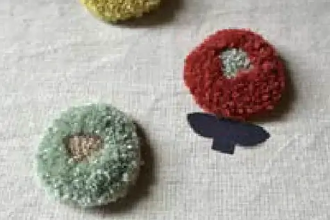 パンチングでつくるラグブローチ