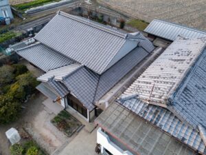 伝統的な美意識が息づく美しい瓦の葺き替え